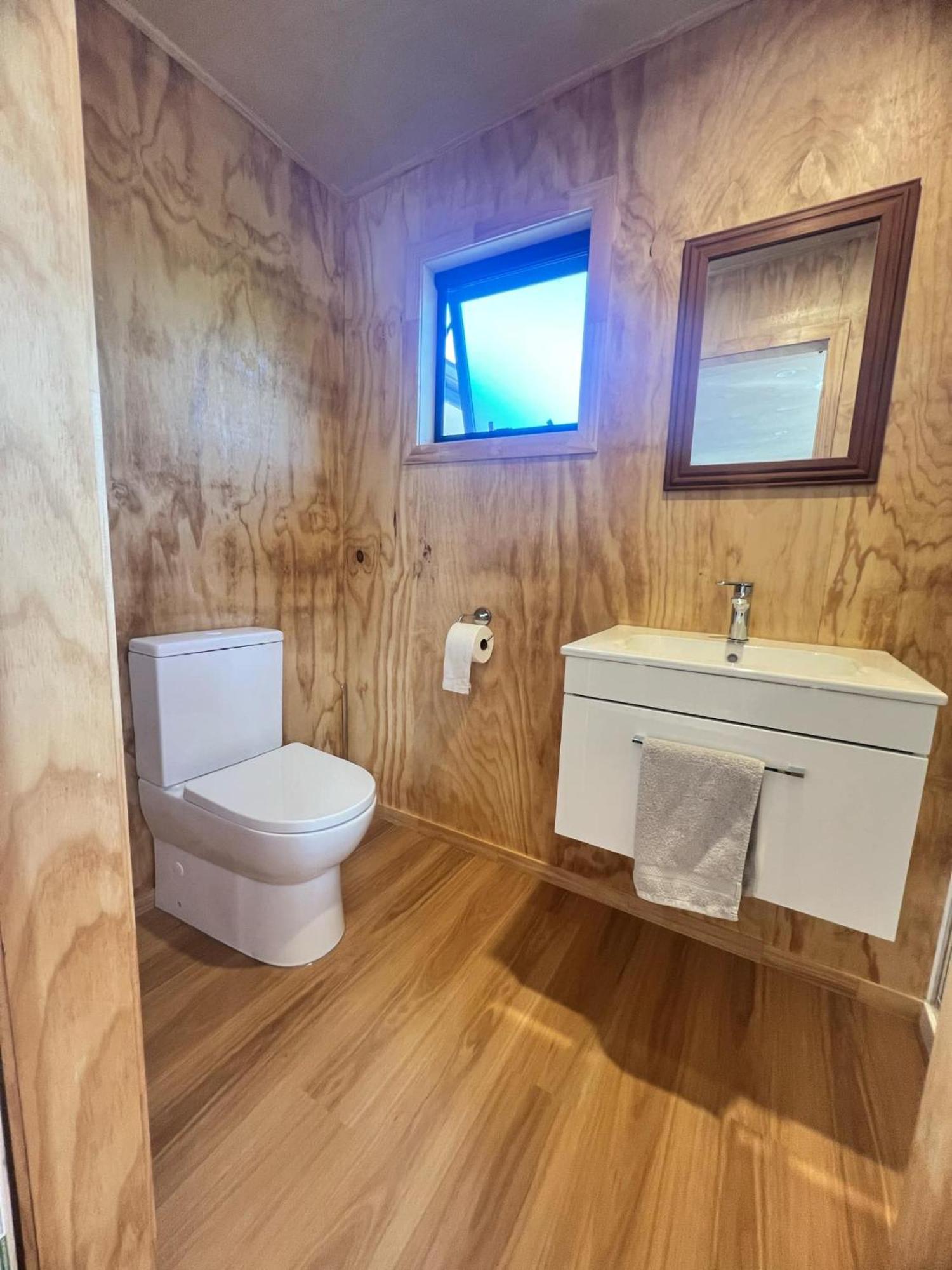 Mangawhai Room And Studio Экстерьер фото